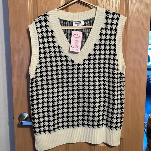 Double Zero Sweaters - Double Zero acrylic Sweeter Than You vest, black/cream, Size S, NWT